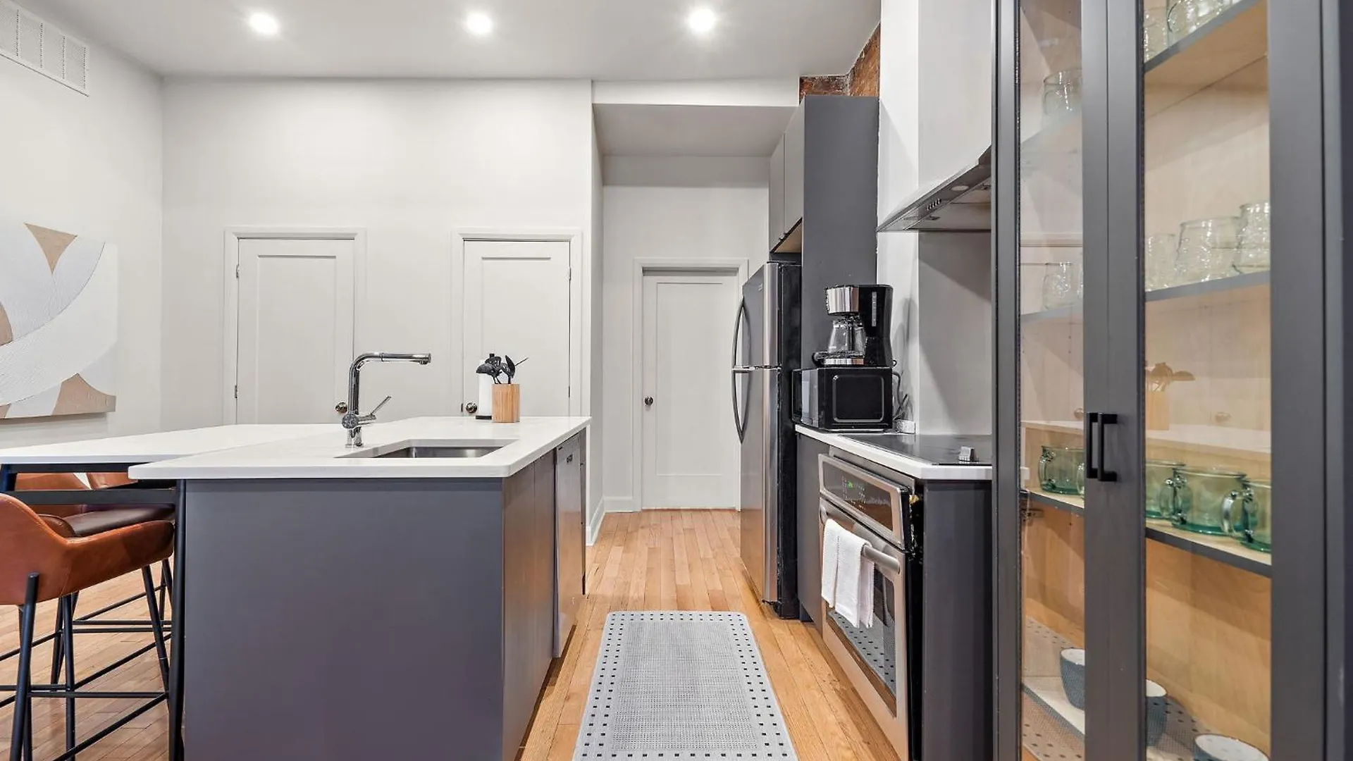 The Ontario Loft Suites Montreal Apartment